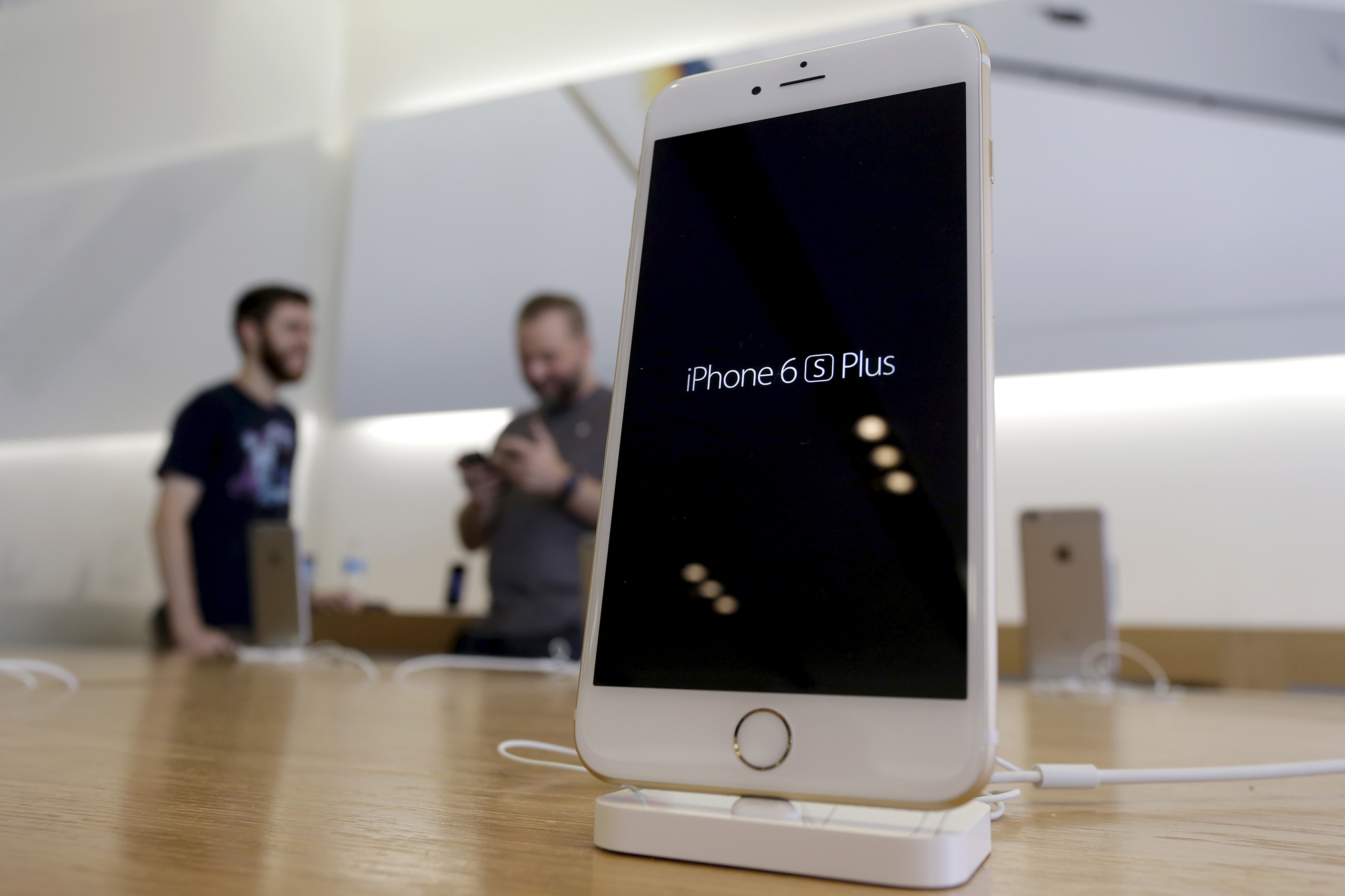 Против Apple возбудили дело из-за цен на iPhone в России
