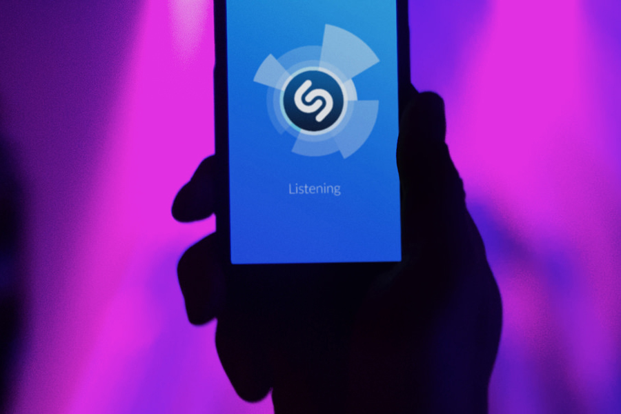 Музыкальный сервис Shazam стал бесплатным для России
